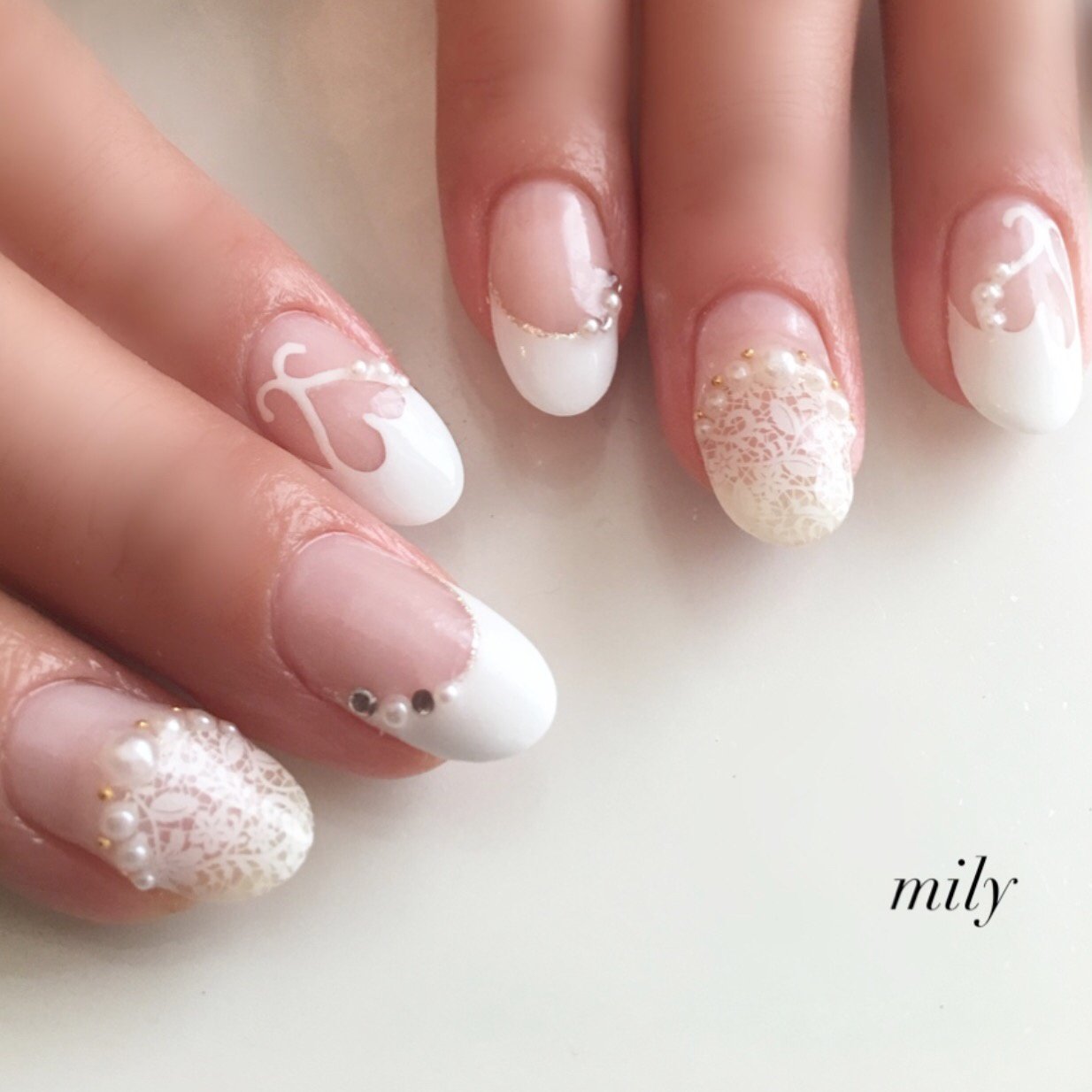 オールシーズン ブライダル ハンド 変形フレンチ パール Mily Nailのネイルデザイン No ネイルブック