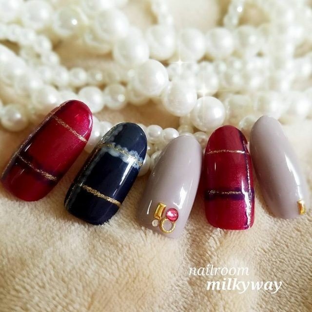 秋 冬 ハンド チェック ネイビー Nailroommilkywayのネイルデザイン No ネイルブック