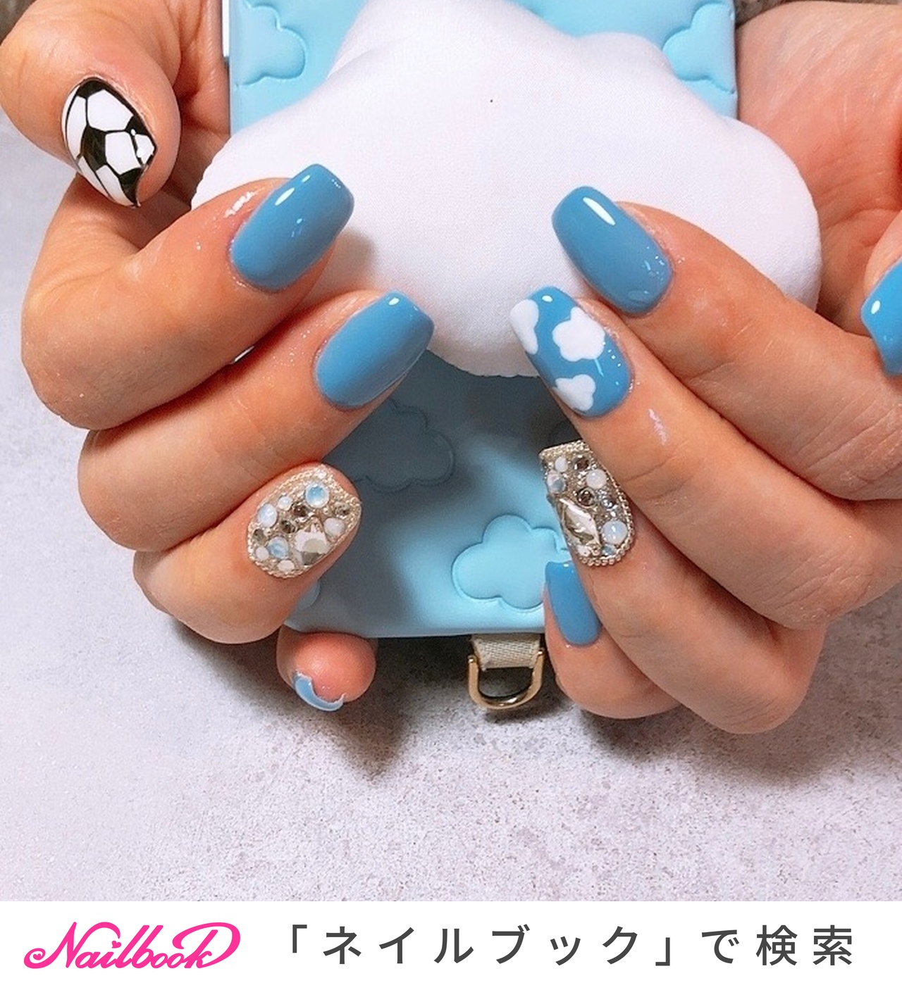 スカイブルーxゴールド ニュアンスnail スカイブルーネイルのネイルデザイン(2ページ目)｜ネイルブック