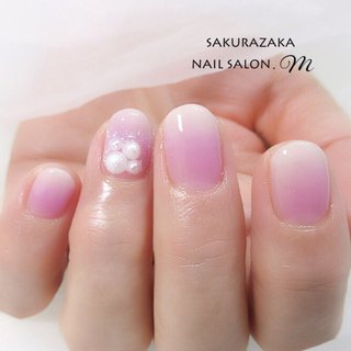 ミルキーグラデーションのネイルデザイン｜ネイルブック