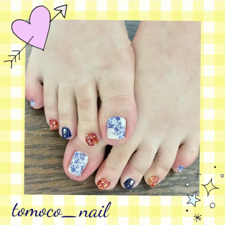 フット ホログラム べっ甲 ボタニカル ホワイト Tomoco Nailのネイルデザイン No ネイルブック