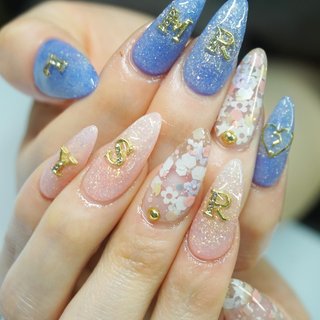 ♡サックスブルーのイニシャルネイル♡ ネイルチップハンドメイド