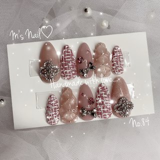 ツイードとマグネットのネイルチップです( °ᵕ°❤︎ ) 
♥︎Insta→@muchico.52にて販売中。

#ツィードネイル 
#マグネットネイル 
#リボンネイル 
#キルティングネイル 
#ネイルチップオーダー 
#ネイルチップ販売 
#ネイルチップ #冬 #オールシーズン #バレンタイン #ハンド #ツイード #キルティング #ロング #ポイント #ホワイト #ピンク #ジェルネイル #ネイルチップ #M's Nail♡ #ネイルブック