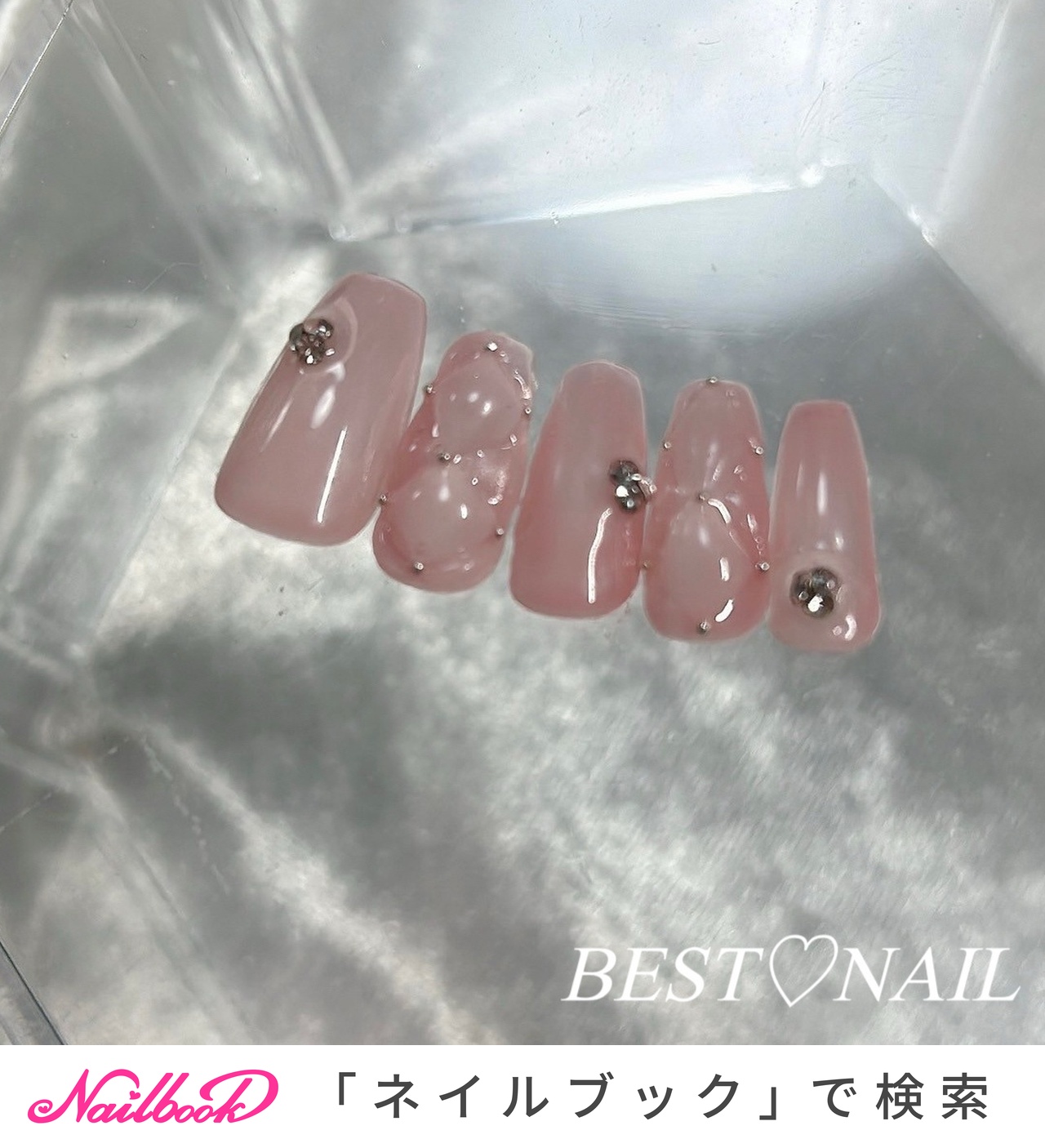 ヴィクトリアシークレットのネイルデザイン｜ネイルブック