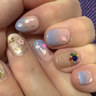 #ジェルネイル #ハンド #フラワー #春 #水色 #ピンク #手が綺麗に見えるネイル #マグネット #グラデーション #ホログラム #桜 #ゴールド #セルフネイル #桜ホログラム #春 #ハンド #グラデーション #桜 #ピンク #水色 #ゴールド #ジェルネイル #セルフネイル #Nakajiy #ネイルブック