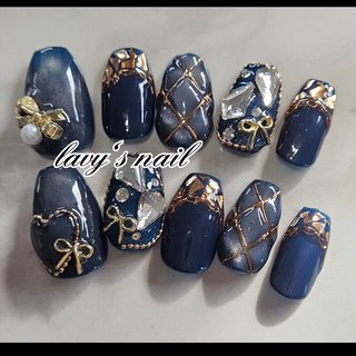 No.328 
new!

マグネットとガラスフレンチのガーリーデザイン♡
くすみネイビーで大人可愛いデザインです♡

オーダー価格→¥1,550

お問い合わせは
DM
メルカリ
メルカリショップス
minne
ラクマ
クリーマ
よりお気軽にお問い合わせ下さい…˖⁺✦

#ネイル　#ネイルチップ　#ガーリーネイル　#ガラスフレンチ　#ガラスフレンチネイル　#キルティングネイル　#マグネットネイル　#リボンネイル　#韓国ネイル　#推し活ネイル　#推しカラーネイル #ライブ #パーティー #デート #女子会 #ハンド #マグネット #キルティング #リボン #韓国 #ショート #スクエアオフ #ネイビー #ゴールド #シルバー #ジェルネイル #ネイルチップ #lavy's nail #ネイルブック