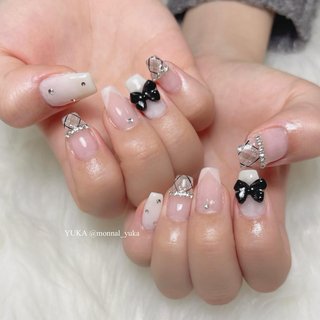 . 【HAND】デザインし放題ジェルコース11,000yen +α(パーツ追加)
【メニュー名】#フレンチガーリーネイル 
【担当スタッフ】YUKA @monnal_yuka 
.
ご来店ありがとうございます☺︎
.
.
.
━━━━━━━━━━━━━━━━━━━━
ハンドジェル・スカルプメニュー
【担当YUKA指名】20%OFFキャンペーン実施中🌷
━━━━━━━━━━━━━━━━━━━━
【福井店】ご予約はこちら↓

LINE ID @vnd4371h
LINEから24時間ネットご予約受付中です💌

 MONNAL& モナールアンド 
営業時間 9:30～18:00 (Lo.17:00) 
定休日 不定休

住所　福井市大町10-2-2 
ショッピングシティベル近く🔔
.
TEL 0776-63-6268

━━━━━━━━━━━━━━━━━━━━
【鯖江店】ご予約はこちら↓

LINE ID @058rlgbk
LINEから24時間ネットご予約受付中です💌

 美爪ケア育成ネイルサロン Li & リアンド
営業時間 9:30～18:00 (Lo.17:00) 
定休日 日曜日・祝日

住所　鯖江市有定町1丁目8-10 2F
西山公園近く⛲️
.
TEL 0778-25-1552

━━━━━━━━━━━━━━━━━━━━
#MONNAL&#モナールアンド
#Li&#リアンド#monail#もないる
#福井ネイル#福井ネイルサロン
#ケア#ジェル#スカルプ#フットジェル
#ネイル#アートし放題#深爪矯正福井
#パーフェクトフィルイン福井
#ベース一層残し福井#フィルイン福井
#ちゅるんネイル #ワンホンネイル#韓国ネイル#大人かわいいネイル #オフィスネイル#シンプルネイル #オフィス #シンプル #ちゅるん #ワンホン #韓国 #悠 #ネイルブック