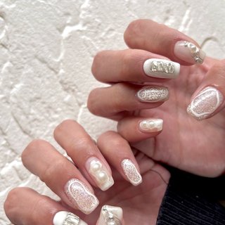 #ホワイトニュアンス#ニュアンス#囲みネイル #ホワイトラメ #リングミラーネイル #ミラーアート#シルバー #オールシーズン #ハンド #ニュアンス #ミラー #リング #ミディアム #スクエア #ホワイト #シルバー #ジェルネイル #お客様 #yumi #ネイルブック
