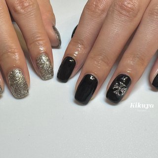 . - - -

Cool mode ●

- - -

●simple design ¥8800
有料パーツ有り

＿＿＿＿＿＿＿＿＿＿＿＿＿＿＿＿＿＿＿＿＿＿＿＿

Kikuya nail salon📍Nakameguro

10:00-21:00

＿＿＿＿＿＿＿＿＿＿＿＿＿＿＿＿＿＿＿＿＿＿＿＿

#kikuyanailsalon #中目黒ネイルサロン #代官山ネイルサロン #ニュアンスネイル #ワンカラーネイル #個性派ネイル #韓国ネイル #お任せネイル #パラジェル #フィルイン #手描きネイル #ちゅるんネイル#クリアネイル #一癖ネイル #手が綺麗に見えるネイル #ブラックネイル#クロスパーツ #かっこいいネイル #黒ネイル #シルバーネイル#キラキラネイル #卒業式 #梅雨 #リゾート #ハロウィン #ハンド #シンプル #ラメ #ワンカラー #キラキラ #ショート #スクエア #ブラック #シルバー #ジェルネイル #お客様 #Kikuya nail salon（旧）Cobito nail #ネイルブック