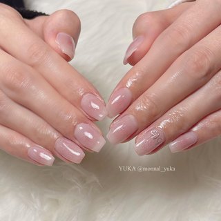. 【HAND】シンプルジェルコース8,800yen
【メニュー名】#ピンクネイル#チークネイル
【担当スタッフ】YUKA @monnal_yuka 
.
ご来店ありがとうございます☺︎
.
.
.
━━━━━━━━━━━━━━━━━━━━
ハンドジェル・スカルプメニュー
【担当YUKA指名】20%OFFキャンペーン実施中🌷
━━━━━━━━━━━━━━━━━━━━
【福井店】ご予約はこちら↓

LINE ID @vnd4371h
LINEから24時間ネットご予約受付中です💌

 MONNAL& モナールアンド 
営業時間 9:30～18:00 (Lo.17:00) 
定休日 不定休

住所　福井市大町10-2-2 
ショッピングシティベル近く🔔
.
TEL 0776-63-6268

━━━━━━━━━━━━━━━━━━━━
【鯖江店】ご予約はこちら↓

LINE ID @058rlgbk
LINEから24時間ネットご予約受付中です💌

 美爪ケア育成ネイルサロン Li & リアンド
営業時間 9:30～18:00 (Lo.17:00) 
定休日 日曜日・祝日

住所　鯖江市有定町1丁目8-10 2F
西山公園近く⛲️
.
TEL 0778-25-1552

━━━━━━━━━━━━━━━━━━━━
#MONNAL&#モナールアンド
#Li&#リアンド#monail#もないる
#福井ネイル#福井ネイルサロン
#ケア#ジェル#スカルプ#フットジェル
#ネイル#アートし放題#深爪矯正福井
#パーフェクトフィルイン福井
#ベース一層残し福井#フィルイン福井
#ちゅるんネイル #ワンホンネイル#韓国ネイル#大人かわいいネイル #オフィスネイル#シンプルネイル #オフィス #シンプル #チーク #ちゅるん #ワンホン #韓国 #ピンク #悠 #ネイルブック