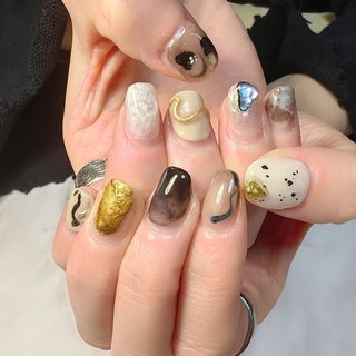 #ニュアンスネイル #お持込デザイン
#アートし放題 
#所沢ネイル #秋 #冬 #卒業式 #ライブ #ハンド #幾何学模様 #ニュアンス #アイシング #大人 #個性派 #グレー #ゴールド #モノトーン #ジェルネイル #REVE #ネイルブック