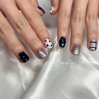 #ハートネイル#チェックネイル #佐世保ネイルサロン #春 #冬 #女子会 #ハンド #チェック #ハート #ドット #マグネット #ショート #スクエア #ホワイト #ネイビー #シルバー #ジェルネイル #お客様 #Beauty Salon myu #ネイルブック