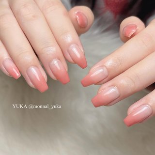 . 【HAND】グラデーション・フレンチジェル8,250yen
【メニュー名】#グラデーションネイル 
【担当スタッフ】YUKA @monnal_yuka 
.
ご来店ありがとうございます☺︎
.
.
.
━━━━━━━━━━━━━━━━━━━━
ハンドジェル・スカルプメニュー
【担当YUKA指名】20%OFFキャンペーン実施中🌷
━━━━━━━━━━━━━━━━━━━━
【福井店】ご予約はこちら↓

LINE ID @vnd4371h
LINEから24時間ネットご予約受付中です💌

 MONNAL& モナールアンド 
営業時間 9:30～18:00 (Lo.17:00) 
定休日 不定休

住所　福井市大町10-2-2 
ショッピングシティベル近く🔔
.
TEL 0776-63-6268

━━━━━━━━━━━━━━━━━━━━
【鯖江店】ご予約はこちら↓

LINE ID @058rlgbk
LINEから24時間ネットご予約受付中です💌

 美爪ケア育成ネイルサロン Li & リアンド
営業時間 9:30～18:00 (Lo.17:00) 
定休日 日曜日・祝日

住所　鯖江市有定町1丁目8-10 2F
西山公園近く⛲️
.
TEL 0778-25-1552

━━━━━━━━━━━━━━━━━━━━
#MONNAL&#モナールアンド
#Li&#リアンド#monail#もないる
#福井ネイル#福井ネイルサロン
#ケア#ジェル#スカルプ#フットジェル
#ネイル#アートし放題#深爪矯正福井
#パーフェクトフィルイン福井
#ベース一層残し福井#フィルイン福井
#ちゅるんネイル #ワンホンネイル#韓国ネイル#大人かわいいネイル #オフィスネイル#シンプルネイル #オフィス #シンプル #グラデーション #ちゅるん #ワンホン #韓国 #悠 #ネイルブック