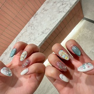 #ジェルネイル#ハンド #ピンク#フラッシュネイル 
#グリーン #マグネット 
#オーロラストーン #埋め尽くしネイル 
#蝶々 
#ホワイト #春 #ハンド #蝶々 #ギャル #フラッシュ #マグネット #オーロラ #Kazumi #ネイルブック