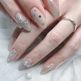 #定額デザイン #手が綺麗に見えるネイル #入学式 #デート #女子会 #ハンド #ニュアンス #リボン #韓国 #ミディアム #ポイント #グレージュ #ジェルネイル #お客様 #feliz_nail #ネイルブック