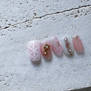 ⁂ 2月23日発売
プランタンシリーズを使用した
卒業式ネイルをご紹介します🌟

透け感のある3色に上品なラメ、
卒業式以外にもオフィスネイルとしても活躍しそうです🫶

#pr
#nailbookプリアンファサポーター
#プランタンシリーズ
#卒業式ネイル
#プリジェル

#fioritura_150min #atelierfioritura
#nail #nails #nailart #gelnail #gelnails #nailsalon #handpainted #和柄ネイル #ミラーネイル #手描きアート #手描きネイル #3月 #3月ネイル #春 #春ネイル #京都 #京都ネイルサロン#烏丸ネイルサロン #烏丸御池ネイルサロン #名古屋 #名古屋ネイルサロン #伏見ネイルサロン #栄ネイルサロン #矢場町ネイルサロン #春 #オールシーズン #卒業式 #ブライダル #ハンド #ミラー #和柄 #ミディアム #スクエア #ホワイト #ピンク #ゴールド #ジェルネイル #ネイルチップ #fioritura_ai #ネイルブック