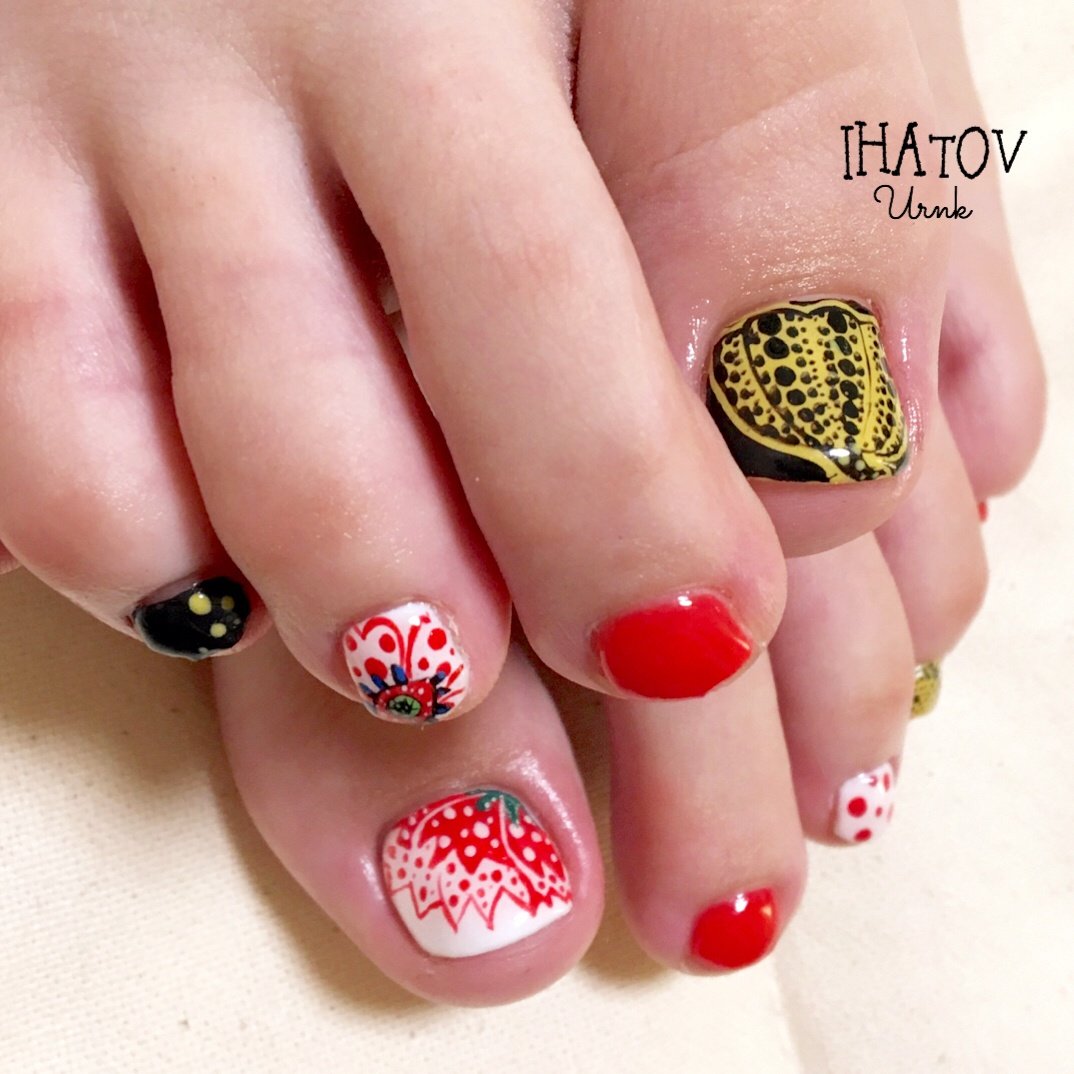 オールシーズン 旅行 女子会 フット フラワー Ihatov Nailarts のネイルデザイン No ネイルブック