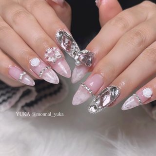 . 12月My nail design🎀
【ジェルチップ】デザインし放題コース 18,700yen+α《ストーン埋め・Vカット・3D・手描きアート別》
【メニュー名】#クリスマスネイル#埋め尽くしネイル
【担当スタッフ】YUKA @monnal_yuka 
.
ご来店ありがとうございます☺︎
.
.
.
━━━━━━━━━━━━━━━━━━━━
ハンドジェル・スカルプメニュー
【担当YUKA指名】20%OFFキャンペーン実施中🌷
━━━━━━━━━━━━━━━━━━━━
【福井店】ご予約はこちら↓

LINE ID @vnd4371h
LINEから24時間ネットご予約受付中です💌

 MONNAL& モナールアンド 
営業時間 9:30～18:00 (Lo.17:00) 
定休日 不定休

住所　福井市大町10-2-2 
ショッピングシティベル近く🔔
.
TEL 0776-63-6268

━━━━━━━━━━━━━━━━━━━━
【鯖江店】ご予約はこちら↓

LINE ID @058rlgbk
LINEから24時間ネットご予約受付中です💌

 美爪ケア育成ネイルサロン Li & リアンド
営業時間 9:30～18:00 (Lo.17:00) 
定休日 日曜日・祝日

住所　鯖江市有定町1丁目8-10 2F
西山公園近く⛲️
.
TEL 0778-25-1552

━━━━━━━━━━━━━━━━━━━━
#MONNAL&#モナールアンド
#Li&#リアンド#monail#もないる
#福井ネイル#福井ネイルサロン
#ケア#ジェル#スカルプ#フットジェル
#ネイル#アートし放題#深爪矯正福井
#パーフェクトフィルイン福井
#ベース一層残し福井#フィルイン福井
#ちゅるんネイル #ワンホンネイル#韓国ネイル#大人かわいいネイル #オフィスネイル#シンプルネイル #クリスマス #オフィス #シンプル #ちゅるん #ワンホン #韓国 #悠 #ネイルブック