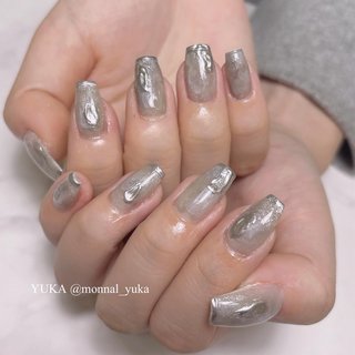 . 【HAND】デザインし放題ジェルコース11,000yen 
【メニュー名】#ニュアンスネイル#ミラーネイルデザイン 
【担当スタッフ】YUKA @monnal_yuka 
.
ご来店ありがとうございます☺︎
.
.
.
━━━━━━━━━━━━━━━━━━━━
ハンドジェル・スカルプメニュー
【担当YUKA指名】20%OFFキャンペーン実施中🌷
━━━━━━━━━━━━━━━━━━━━
【福井店】ご予約はこちら↓

LINE ID @vnd4371h
LINEから24時間ネットご予約受付中です💌

 MONNAL& モナールアンド 
営業時間 9:30～18:00 (Lo.17:00) 
定休日 不定休

住所　福井市大町10-2-2 
ショッピングシティベル近く🔔
.
TEL 0776-63-6268

━━━━━━━━━━━━━━━━━━━━
【鯖江店】ご予約はこちら↓

LINE ID @058rlgbk
LINEから24時間ネットご予約受付中です💌

 美爪ケア育成ネイルサロン Li & リアンド
営業時間 9:30～18:00 (Lo.17:00) 
定休日 日曜日・祝日

住所　鯖江市有定町1丁目8-10 2F
西山公園近く⛲️
.
TEL 0778-25-1552

━━━━━━━━━━━━━━━━━━━━
#MONNAL&#モナールアンド
#Li&#リアンド#monail#もないる
#福井ネイル#福井ネイルサロン
#ケア#ジェル#スカルプ#フットジェル
#ネイル#アートし放題#深爪矯正福井
#パーフェクトフィルイン福井
#ベース一層残し福井#フィルイン福井
#ちゅるんネイル #ワンホンネイル#韓国ネイル#大人かわいいネイル #オフィスネイル#シンプルネイル #オフィス #シンプル #ニュアンス #ちゅるん #ワンホン #韓国 #悠 #ネイルブック