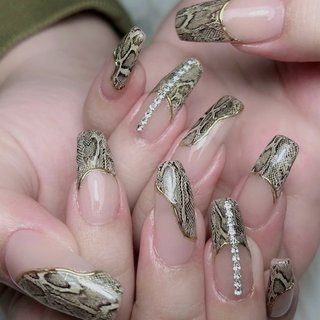 蛇柄ネイルのネイルデザイン｜ネイルブック