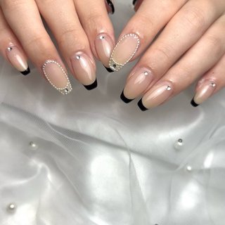 フレンチネイル(フレンチ)/#囲みネイルのネイルデザイン｜ネイルブック