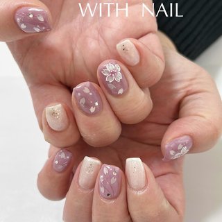 ・ 
桜nail*° ・ 
 “mary”art
┈┈┈┈┈┈┈┈┈┈ ・
❁︎アート10本コース7,180円
（デザイン事前送付6,780円）

┈┈┈┈┈┈┈┈┈┈ ・

《JR和歌山駅徒歩4分》
❁駐車場あり🅿️
❁定額制サロン
❁マシンを使用せず手技のみで丁寧・痛みの少ない施術◎
❁InstagramコメントやDMメッセージ予約不可
　ご予約・問い合わせ・求人募集はプロフィール　　　　
　URLのネイルブックからお願いします💅

・
#3月#3月ネイル#4月#4月ネイル
#春#春ネイル#春ネイル2025
#フラワー#フラワーネイル
#桜#桜ネイル#桜ネイル2025
#パープル#パープルネイル
#ホワイト#パールホワイト
#ホログラム#桜ホログラム
#ミラー#ミラーネイル
#スクエア
#大人可愛い#大人可愛いネイル#大人
#和歌山市ネイル#和歌山市ネイルサロン
#WITHNAIL#WITHNAIL和歌山
#ありがとうございました♡ #春 #成人式 #卒業式 #入学式 #ハンド #ホログラム #フラワー #パール #ミラー #桜 #ショート #スクエア #ホワイト #パープル #ジェルネイル #お客様 #mary #ネイルブック