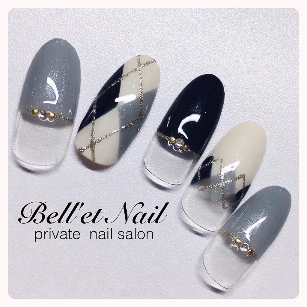 冬 フレンチ アーガイル ホワイト ネイビー Bell Et Nail ネイリストayakoのネイルデザイン No ネイルブック