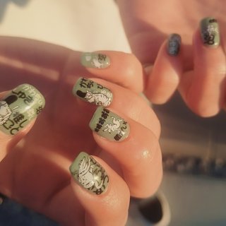 超個性派ネイル💅 当店は綺麗目かわいい物から個性的なネイルシールを仕入れております！
自分らしいネイルをして気分をあげていきましょう♡

今週・来週以降ご予約枠ゆとりがあります！
新生活にむけてネイルはいかがですか(*^^*)？


#宮崎 #宮崎ネイルサロン #宮崎ネイル #児湯郡 #児湯郡新富町 #児湯郡ネイルサロン #児湯郡新富町ネイルサロン #西都市 #佐土原町 #高鍋町 #木城 #個性派ネイル #鳥獣戯画 #ツメキラ #オールシーズン #ハンド #ミディアム #スクエア #グリーン #スモーキー #ジェルネイル #お客様 #ながとも #ネイルブック