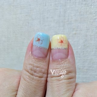My nail パステルミントグリーンとパステルイエローのストレートフレンチにシルバーラメライン
親指には桜シールです🌸

今日はやたら暑かったですが、強風過ぎてバイク運転中転びそうで危なかったです😣

https://nailbarvirago.jimdo.com/

#nailbarvirago #大分市ネイルサロン #大分ネイルサロン #nail #ネイルケア #ハンドケア #フットケア #大分市 #わさだタウン近く #プライベートサロン #アラフィフネイリスト #ジェルネイル #爪が薄くならない #リクライニングソファ #大分市上宗方 #春 #卒業式 #入学式 #ハンド #変形フレンチ #ラメ #桜 #ミディアム #スクエア #イエロー #グリーン #パステル #ジェルネイル #セルフネイル #nail_bar_virago #ネイルブック