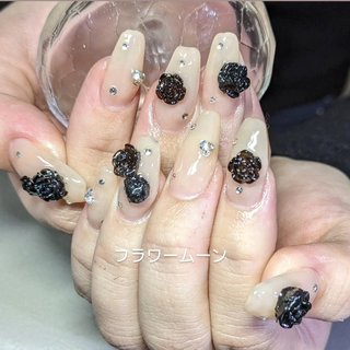 【オーダー】ネイルチップ　手書きフラワーリボンモノトーン　ワンホン韓国　お花 79eb27f64455b13ce3a813ee4ab3af