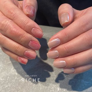 ニュアンス×ミラーのアシメネイル 
少し春を意識した大人ニュアンスネイルです🫶🏻

担当　えりこ

#RICHE #nailsalon #ネイルサロンリッシュ #nailsalonriche #nail #岐阜 #岐阜市 #ネイルサロン #リッシュ #ネイル #岐阜市ネイルサロン #岐阜ネイルサロン#ネイルサロン岐阜 #ネイルサロン岐阜市 #ネイル岐阜#ネイル岐阜市 #岐阜市パラジェル #岐阜パラジェル #パラジェル岐阜 #パラジェル岐阜市#パラジェル登録サロン #ニュアンスネイル #ミラーネイル #春 #ハンド #ニュアンス #ミラー #ミディアム #スクエア #ベージュ #ピンク #メタリック #ジェルネイル #お客様 #nailsalon RICHE #ネイルブック