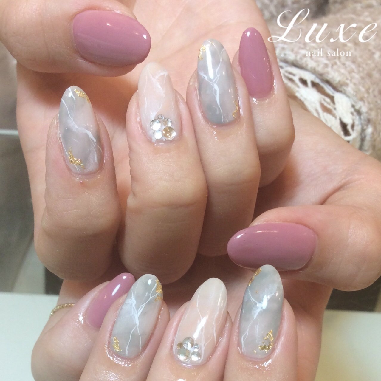 オールシーズン 大理石 グレージュ グレー スモーキー Nailsalonluxe Ginzaのネイルデザイン No ネイルブック