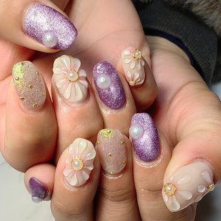 #マグネットネイル #紫ネイル
#3dフラワー 
#花ネイル
#個性派ネイル 
#アートし放題 #春 #パーティー #デート #女子会 #ハンド #パール #3D #アイシング #大人 #キラキラ #ベージュ #ピンク #パープル #ジェルネイル #REVE #ネイルブック