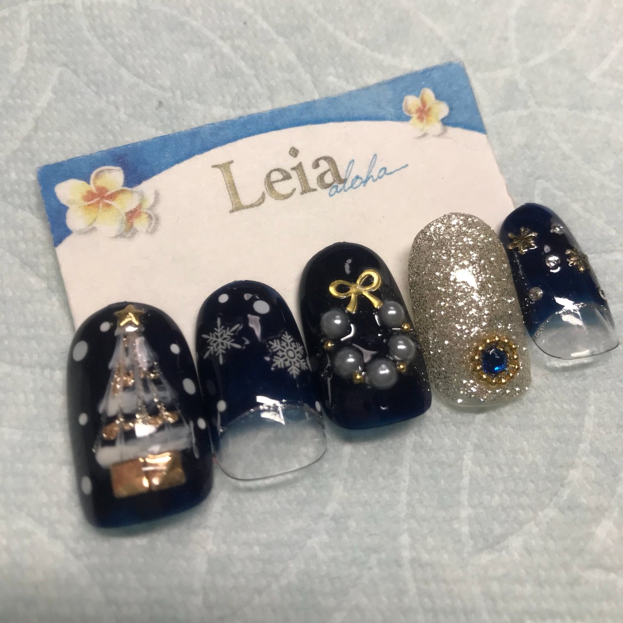 クリスマス ハンド 雪の結晶 ネイビー シルバー Leianail のネイルデザイン No ネイルブック