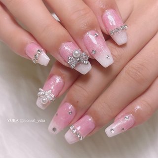 . 【HAND】デザインし放題ジェルコース11,000yen +α《ストーン埋め・Vカット・3D・手描きアート別》
【メニュー名】#ピンクグラデーション #リボンネイル
【担当スタッフ】YUKA @monnal_yuka 
.
ご来店ありがとうございます☺︎
.
.
.
━━━━━━━━━━━━━━━━━━━━
ハンドジェル・スカルプメニュー
【担当YUKA指名】20%OFFキャンペーン実施中🌷
━━━━━━━━━━━━━━━━━━━━
【福井店】ご予約はこちら↓

LINE ID @vnd4371h
LINEから24時間ネットご予約受付中です💌

 MONNAL& モナールアンド 
営業時間 9:30～18:00 (Lo.17:00) 
定休日 不定休

住所　福井市大町10-2-2 
ショッピングシティベル近く🔔
.
TEL 0776-63-6268

━━━━━━━━━━━━━━━━━━━━
【鯖江店】ご予約はこちら↓

LINE ID @058rlgbk
LINEから24時間ネットご予約受付中です💌

 美爪ケア育成ネイルサロン Li & リアンド
営業時間 9:30～18:00 (Lo.17:00) 
定休日 日曜日・祝日

住所　鯖江市有定町1丁目8-10 2F
西山公園近く⛲️
.
TEL 0778-25-1552

━━━━━━━━━━━━━━━━━━━━
#MONNAL&#モナールアンド
#Li&#リアンド#monail#もないる
#福井ネイル#福井ネイルサロン
#ケア#ジェル#スカルプ#フットジェル
#ネイル#アートし放題#深爪矯正福井
#パーフェクトフィルイン福井
#ベース一層残し福井#フィルイン福井
#ちゅるんネイル #ワンホンネイル#韓国ネイル#大人かわいいネイル #オフィスネイル#シンプルネイル #オフィス #シンプル #リボン #ちゅるん #ワンホン #韓国 #悠 #ネイルブック