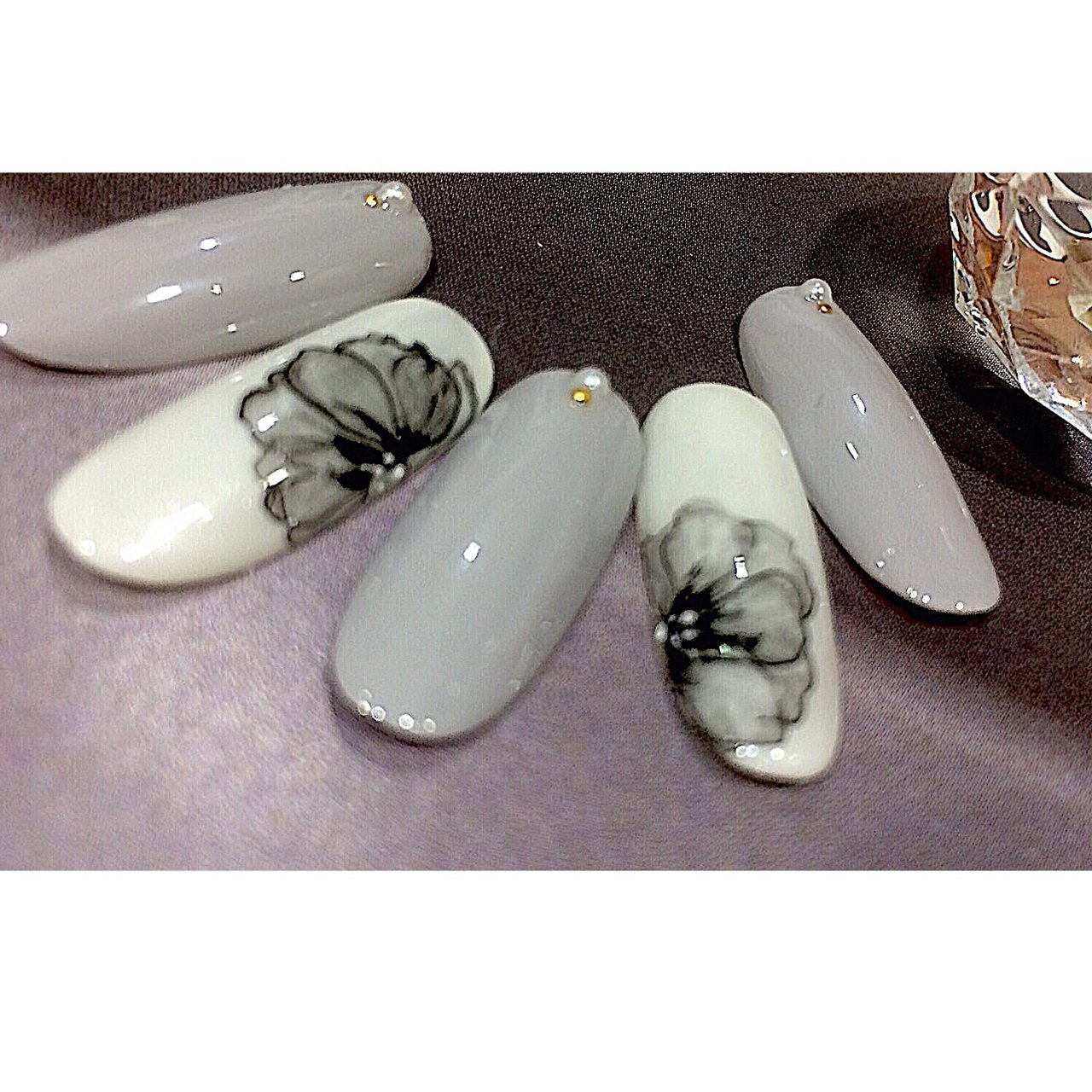 秋 オールシーズン ハンド フラワー たらしこみ Nail De Sirellaのネイルデザイン No 2631333 ネイルブック