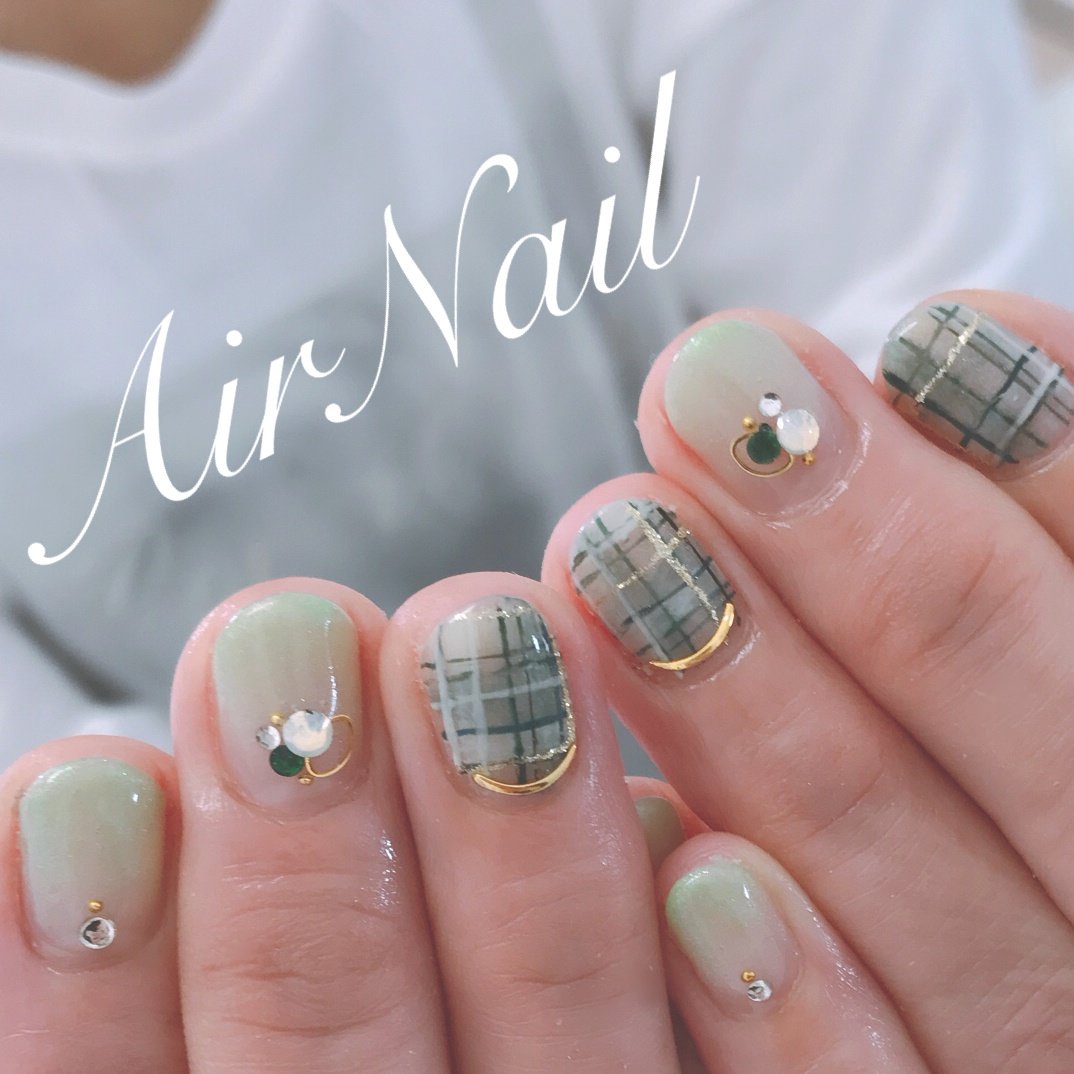 秋 冬 オフィス ハンド チェック Airnail エアーネイル のネイルデザイン No ネイルブック