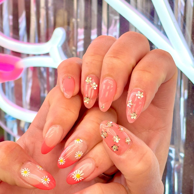 1点限り　まとめ売り　16点　ネイルチップセット 多様なデザインと色　14448 1点限り まとめ売り 16点 ネイルチップセット 多様なデザインと色