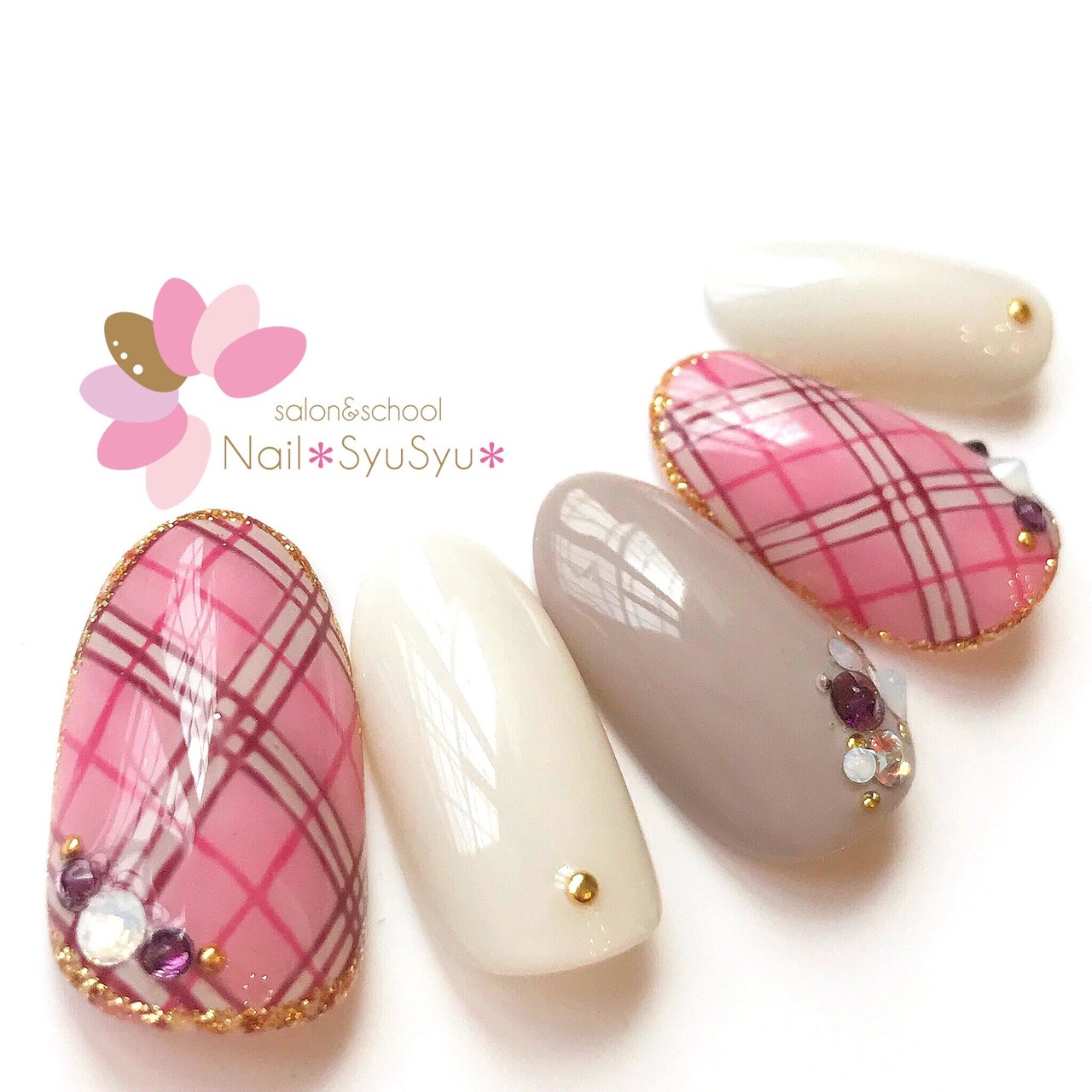 秋 冬 ハンド チェック ホワイト Nail Syusyu ネイルシュシュのネイルデザイン No 2636862 ネイルブック