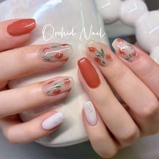チューリップ🌷 #春 #ハンド #ミディアム #スクエア #ホワイト #ベージュ #オレンジ #ジェルネイル #Watanabe #ネイルブック