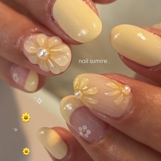 フレンチネイル(フレンチ)/ぷっくりフラワーのネイルデザイン
