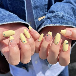 #フレンチ#夏ネイル#奥行きマグネット#水色#紫#黄色ネイル#ホワイトネイル#ワンカラー#推し活ネイル#オフィスネイル #手が綺麗に見えるネイル #オールシーズン #イエロー #オールシーズン #旅行 #海 #パーティー #ハンド #フレンチ #ロング #スクエア #イエロー #ジェルネイル #お客様 #Lily_OPELIA NAIL #ネイルブック