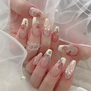 マグネットネイル フレンチガーリー ニュアンス ぷっくりフラワー