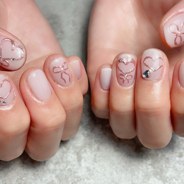 2025最新】キラキラであざと可愛い♡ミラーハートネイル|人気ネイル