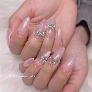 . 【HAND】シンプルジェルコース8,800yen
【メニュー名】#オーロラネイル 
【担当スタッフ】YUKA @monnal_yuka 
.
ご来店ありがとうございます☺︎
.
.
.
━━━━━━━━━━━━━━━━━━━━
ハンドジェル・スカルプメニュー
【担当YUKA指名】20%OFFキャンペーン実施中🌷
━━━━━━━━━━━━━━━━━━━━
【福井店】ご予約はこちら↓

LINE ID @vnd4371h
LINEから24時間ネットご予約受付中です💌

 MONNAL& モナールアンド 
営業時間 9:30～18:00 (Lo.17:00) 
定休日 不定休

住所　福井市大町10-2-2 
ショッピングシティベル近く🔔
.
TEL 0776-63-6268

━━━━━━━━━━━━━━━━━━━━
【鯖江店】ご予約はこちら↓

LINE ID @058rlgbk
LINEから24時間ネットご予約受付中です💌

 美爪ケア育成ネイルサロン Li & リアンド
営業時間 9:30～18:00 (Lo.17:00) 
定休日 日曜日・祝日

住所　鯖江市有定町1丁目8-10 2F
西山公園近く⛲️
.
TEL 0778-25-1552

━━━━━━━━━━━━━━━━━━━━
#MONNAL&#モナールアンド
#Li&#リアンド#monail#もないる
#福井ネイル#福井ネイルサロン
#ケア#ジェル#スカルプ#フットジェル
#ネイル#アートし放題#深爪矯正福井
#パーフェクトフィルイン福井
#ベース一層残し福井#フィルイン福井
#ちゅるんネイル #ワンホンネイル#韓国ネイル#大人かわいいネイル #オフィスネイル#シンプルネイル #オフィス #シンプル #オーロラ #ちゅるん #ワンホン #韓国 #悠 #ネイルブック