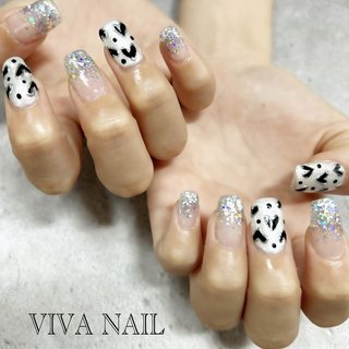 #ハンド #お持ち込みデザイン #ハートネイル #オールシーズン #デート #ハンド #ラメ #ハート #キラキラ #ミディアム #スクエアオフ #ホワイト #ブラック #シルバー #ジェルネイル #お客様 #viva_nail_fuji #ネイルブック
