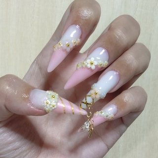 揺れるパーツのネイルデザイン｜ネイルブック