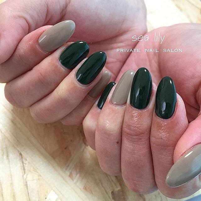 ハンド シンプル ワンカラー グリーン グレージュ Sea Lily Yuri Nail のネイルデザイン No ネイルブック