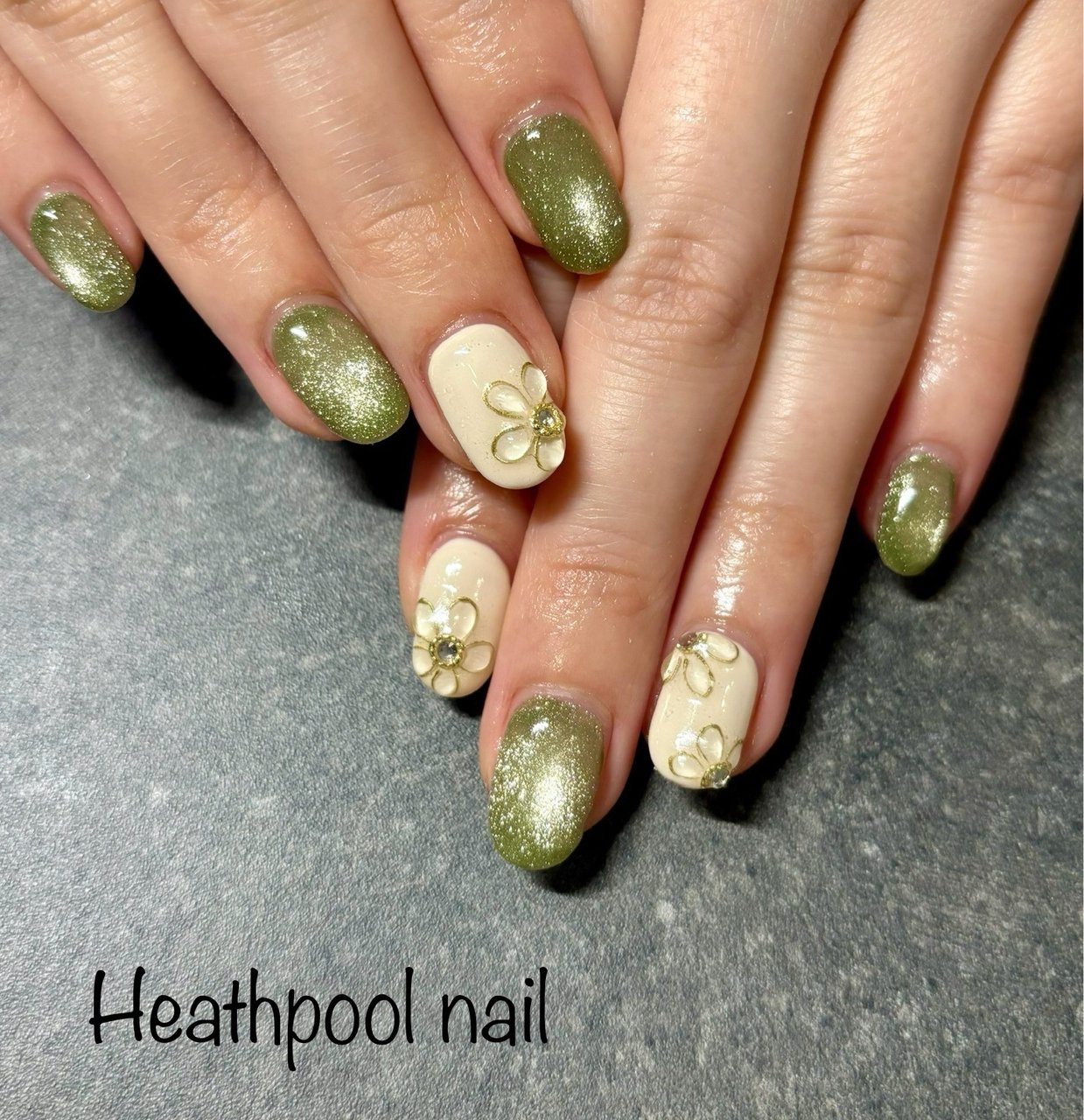 ネイルチップ ぷっくりフラワー マグネット ラメ ゴールド