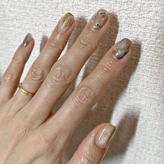 my nail♡ とりあえず左手だけ完成
陶器みたいな色合いで𓂃𓈒𓏸︎︎︎︎

#インクネイル#ニュアンスネイル
#福岡#飯塚市#オーガニック#ネイルサロン#ネイルデザイン#ネイルアート#ジェルネイル#トレンドネイル#大人カジュアル#美甲#フィルイン#ノンアセトン #nail#nails#nailart#naildesign#gelnail#instanail#codenail#네일#네일아트#디자인#네일스타그램 #手が綺麗に見えるネイル #オールシーズン #女子会 #ハンド #ニュアンス #ちゅるん #インクネイル #個性派 #ミディアム #スクエア #ホワイト #ネイビー #ゴールド #ジェルネイル #codenail_mari #ネイルブック